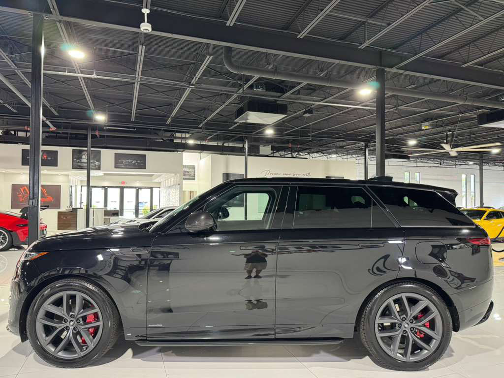 Used 2024 Land Rover Range Rover Sport Autobiography image 4