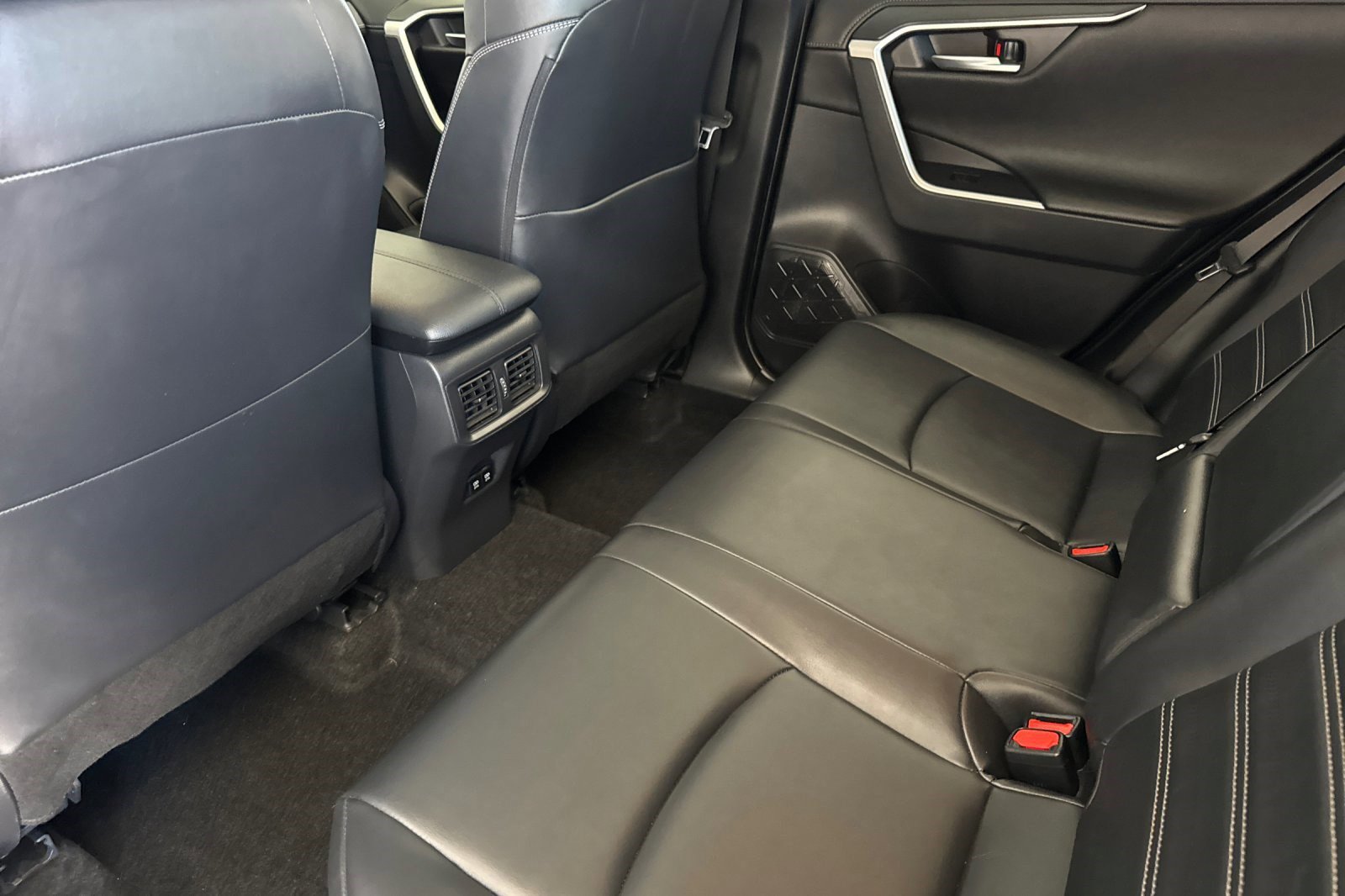 Certified 2019 Toyota RAV4 Limited w/ Advanced Technology Package FWD image 28
