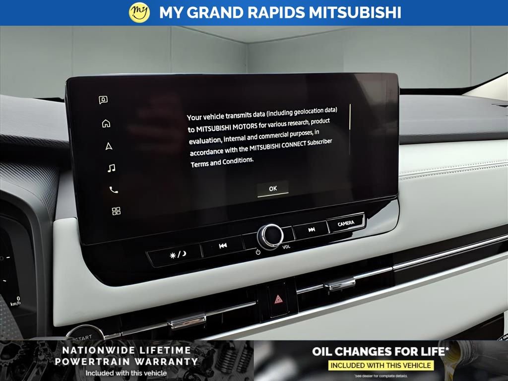 New 2025 Mitsubishi Outlander SE image 18