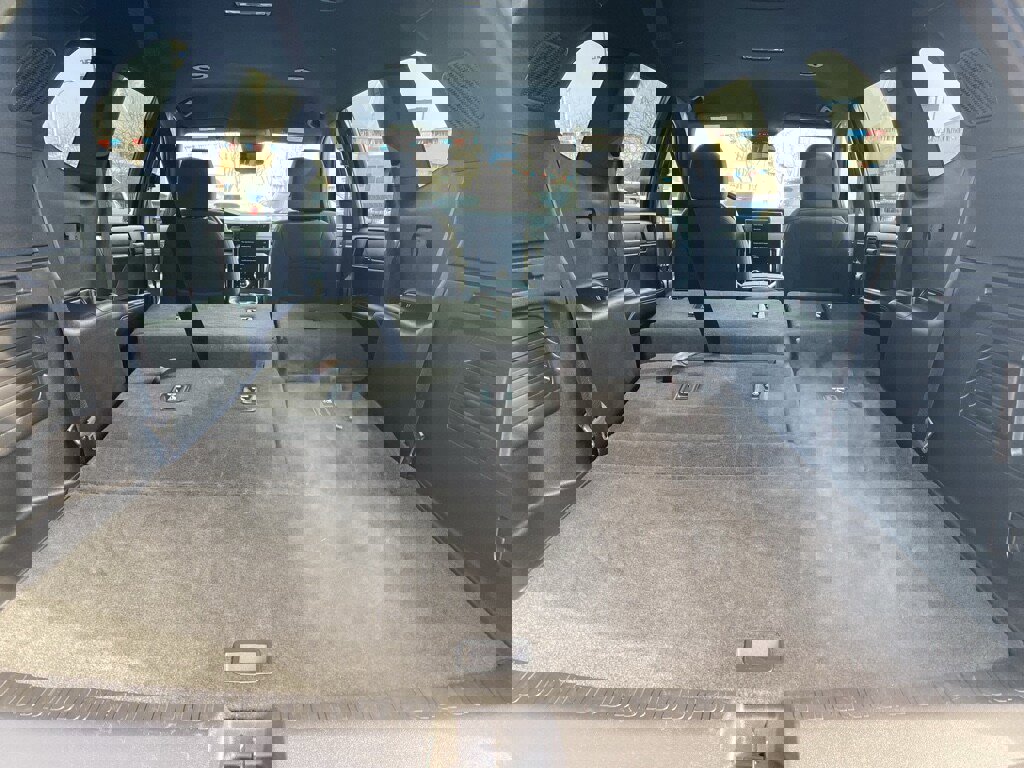 Used 2025 GMC Acadia Elevation image 18