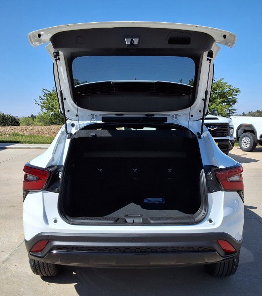 New 2026 Chevrolet Trax RS w/ Driver Confidence Package FWD image 9