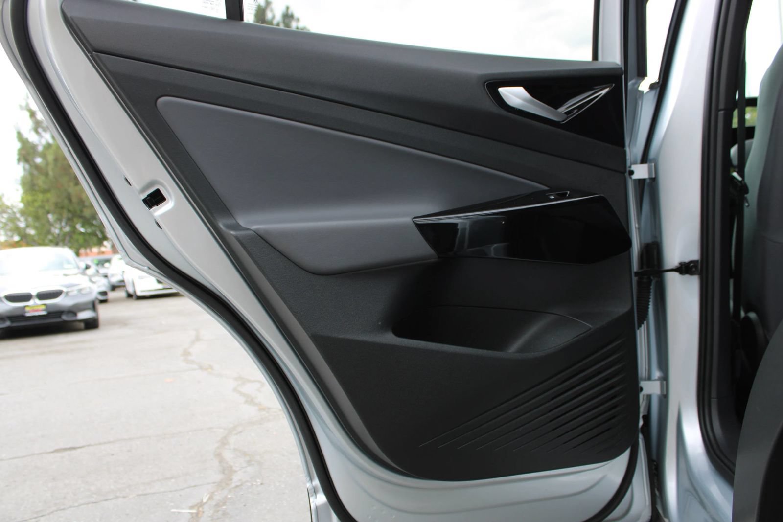 Used 2021 Volkswagen ID.4 Pro RWD image 10