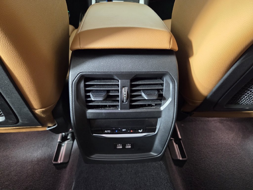 Used 2023 BMW i4 eDrive40 w/ M Sport Package RWD image 23