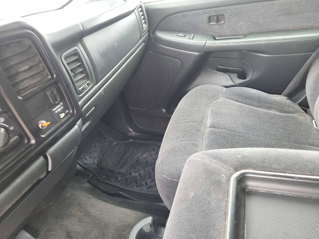 Used 2001 Chevrolet Silverado 1500 LS w/ Off-Road Chassis Pkg AWD/4WD image 12