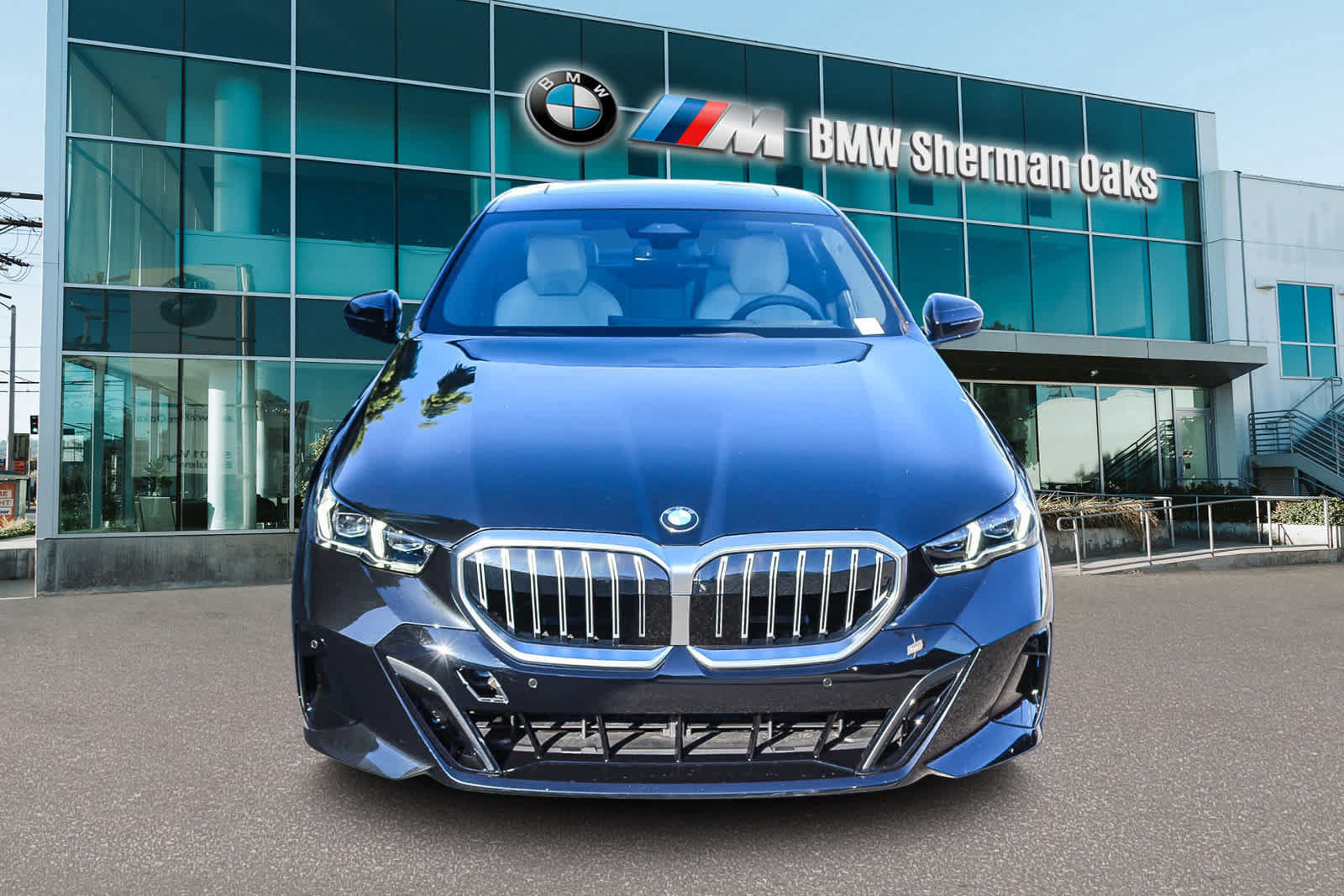 Used 2026 BMW 530i w/ M Sport Package RWD image 2