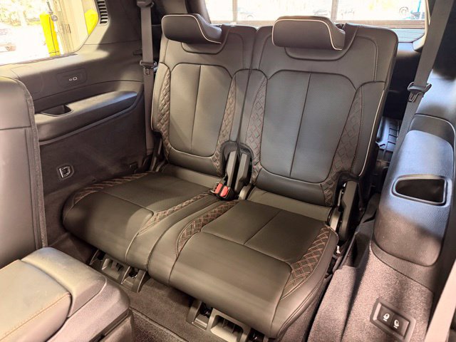 Used 2021 Jeep Grand Cherokee L Summit AWD/4WD image 12