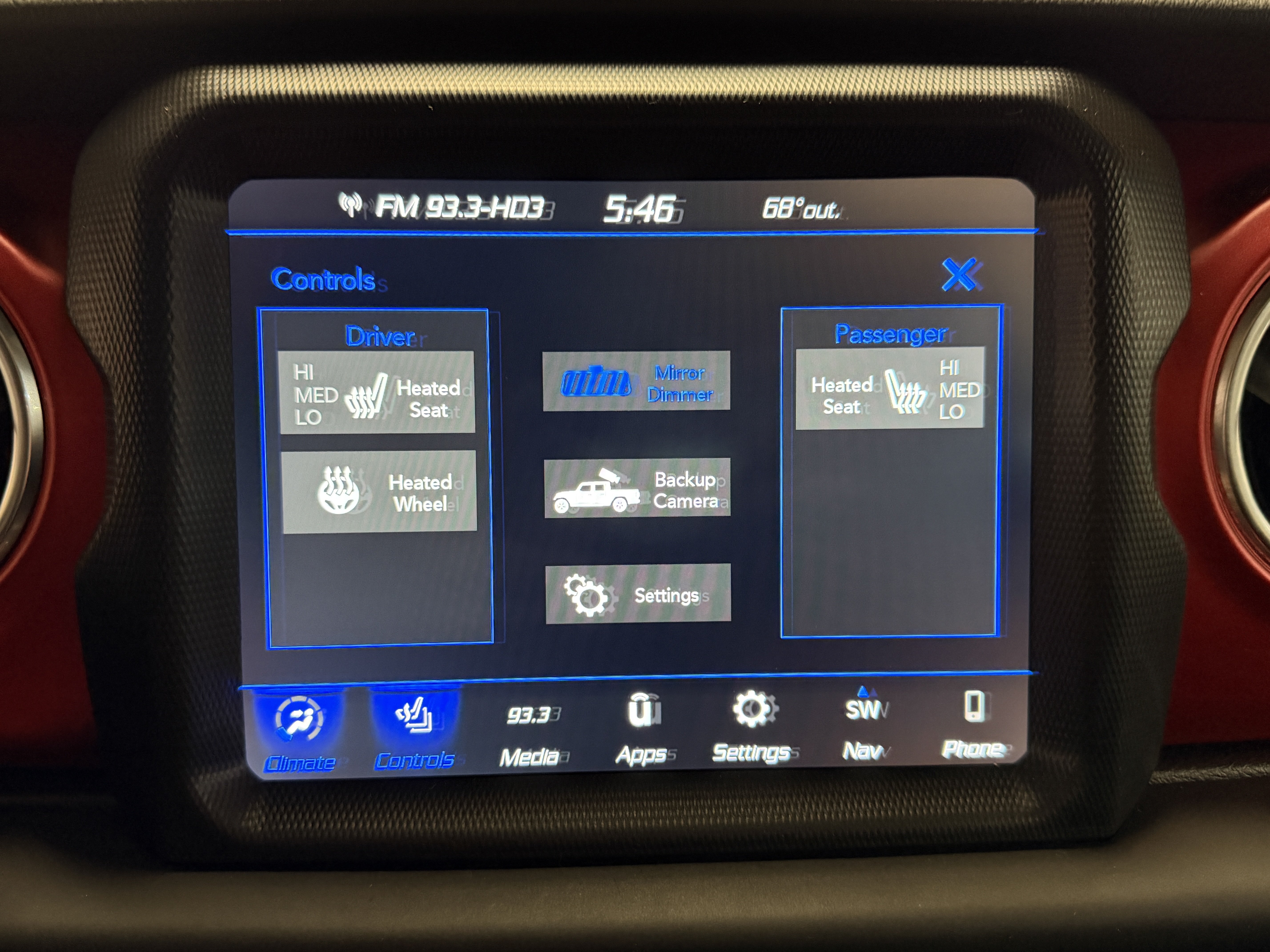 Used 2023 Jeep Gladiator Rubicon w/ Cold Weather Group AWD/4WD image 8