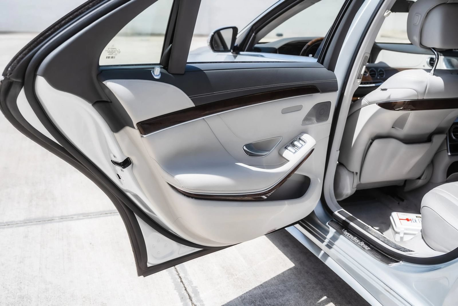 Used 2016 Mercedes-Benz S 550 Sedan image 18