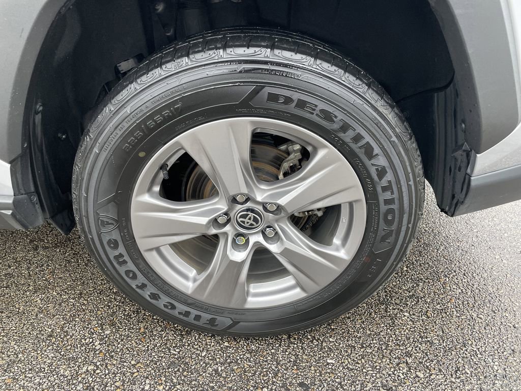 Used 2023 Toyota RAV4 XLE w/ Convenience Package image 10