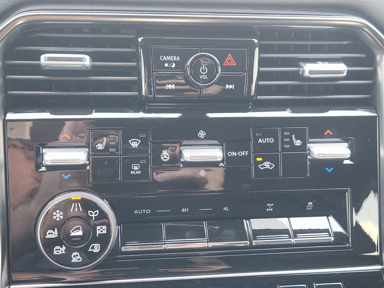 New 2026 Nissan Armada PRO-4X AWD/4WD image 18
