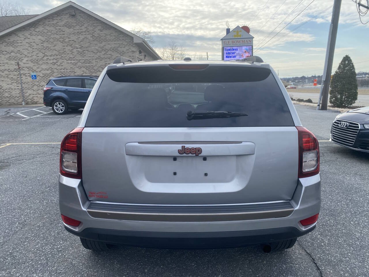 Used 2017 Jeep Compass 75th Anniversary w/ Power Value Group FWD image 6