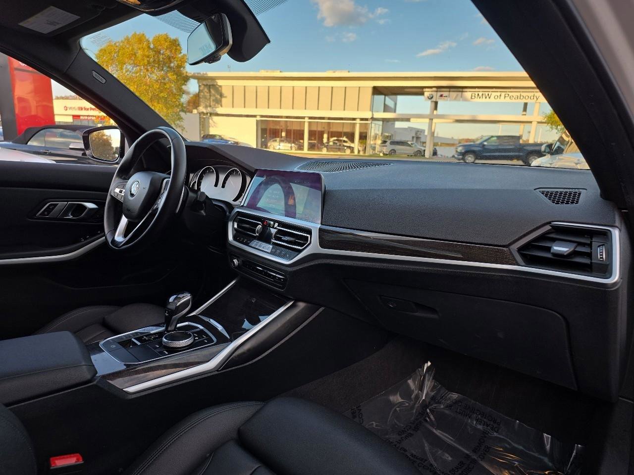 Used 2019 BMW 330i xDrive Sedan w/ Driving Assistance Package image 28