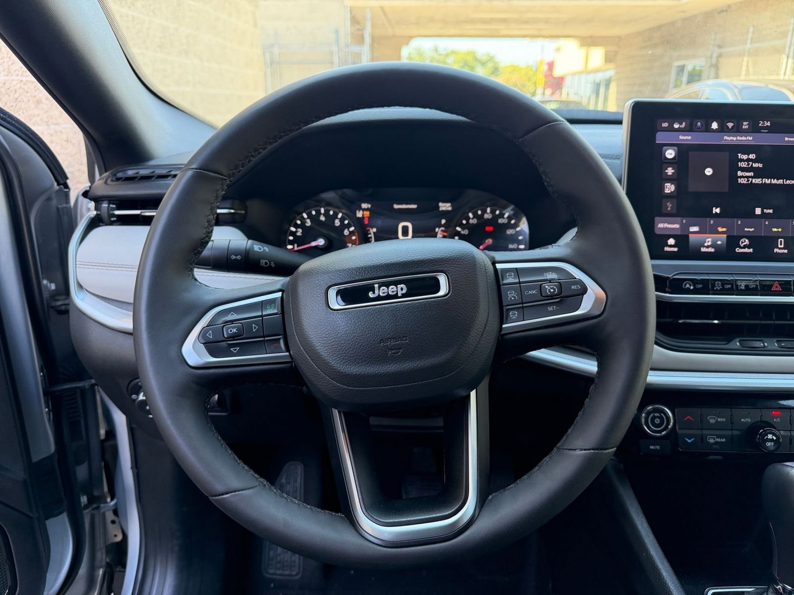 Used 2025 Jeep Compass Limited AWD/4WD image 29