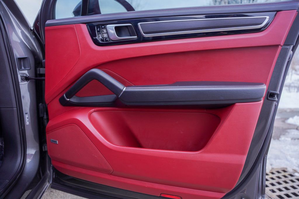 Used 2021 Porsche Cayenne GTS image 49
