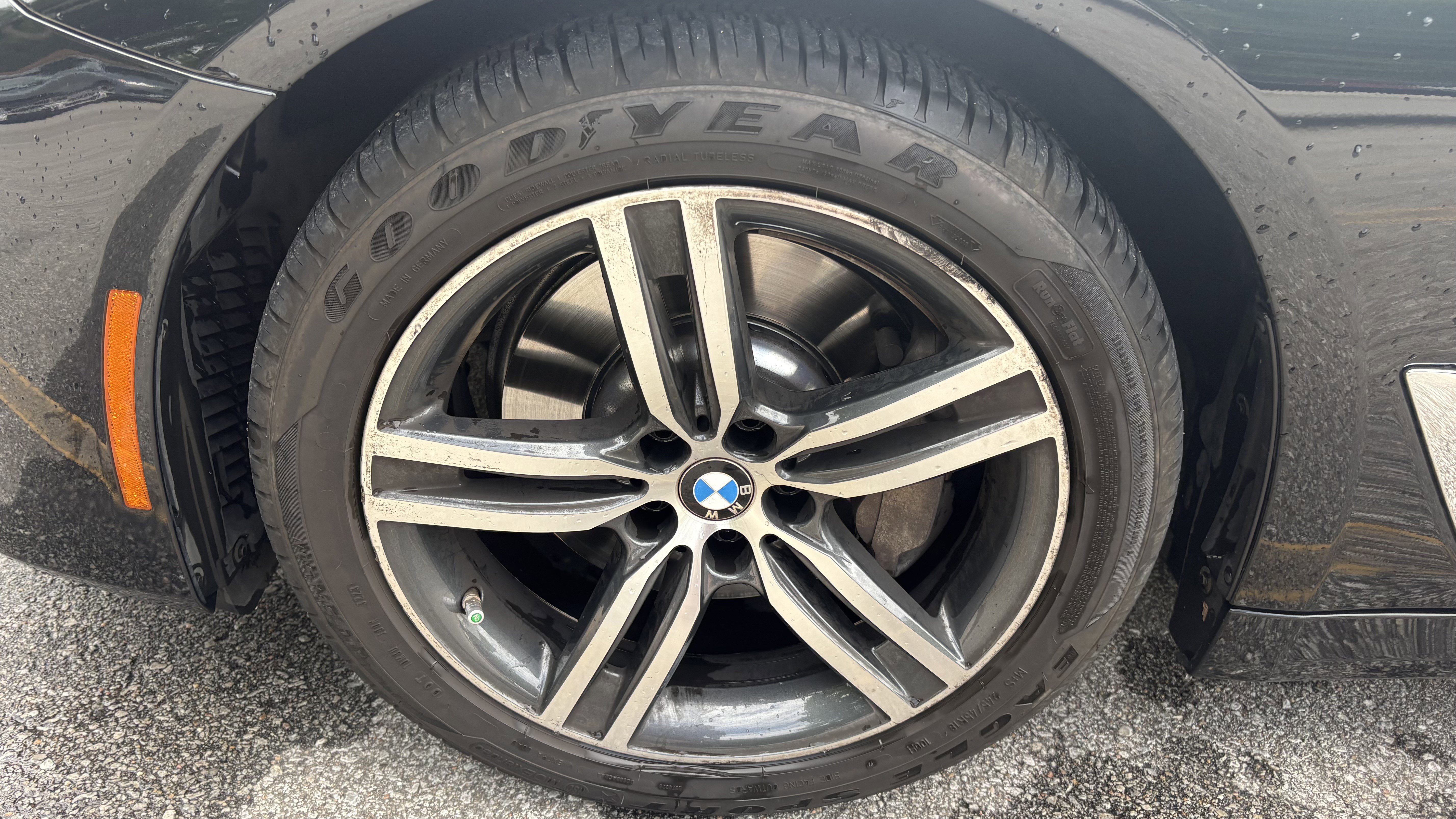 Used 2021 BMW 530i xDrive w/ Convenience Package AWD/4WD image 13