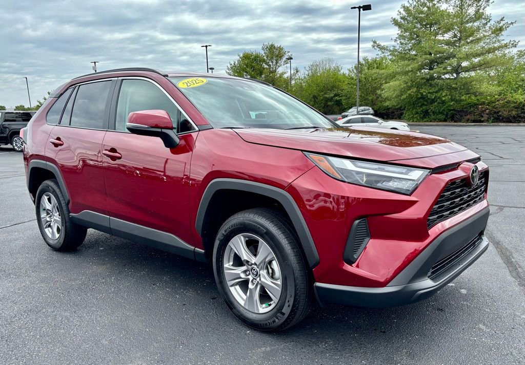 Used 2025 Toyota RAV4 XLE w/ Convenience Package AWD/4WD image 9