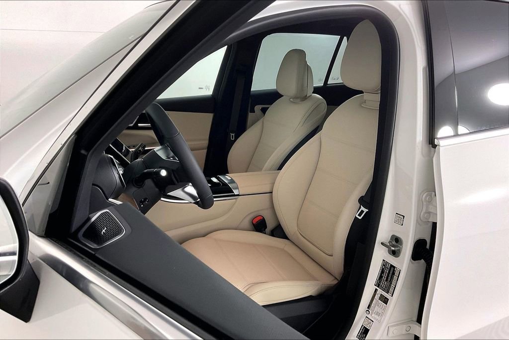 Used 2026 Mercedes-Benz GLC 300 4MATIC image 9