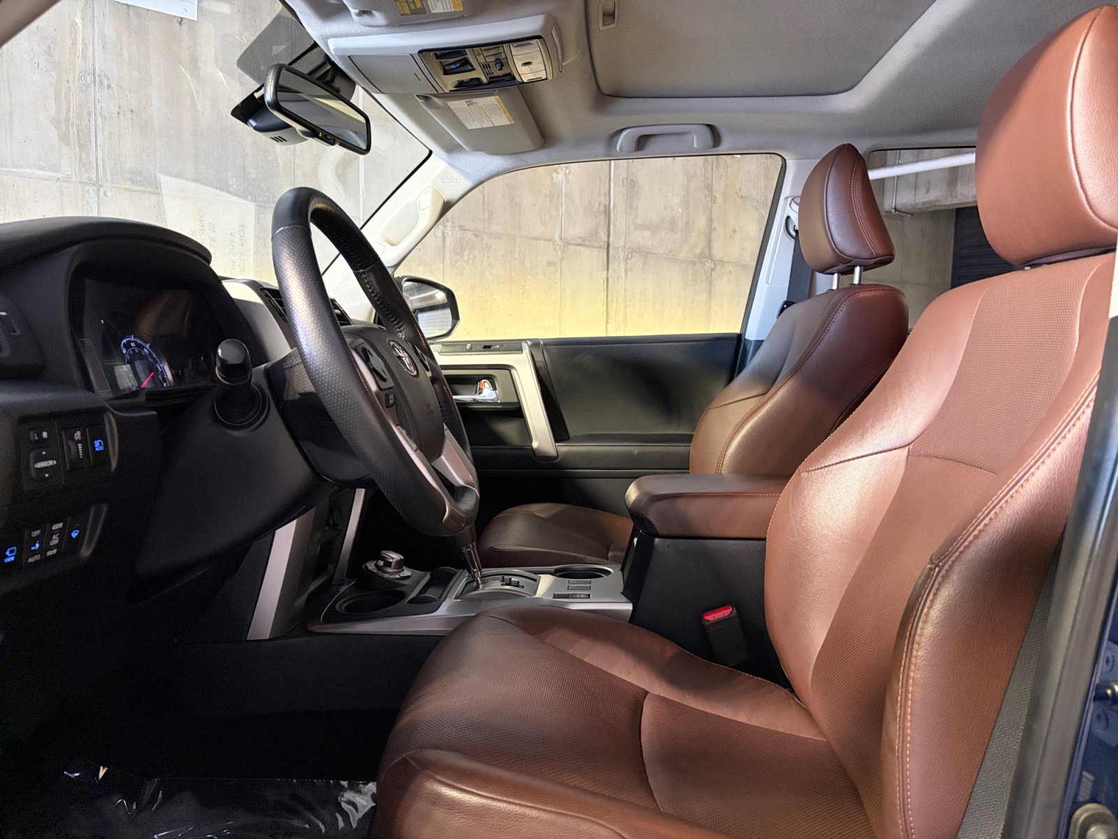 Used 2022 Toyota 4Runner Limited AWD/4WD image 4