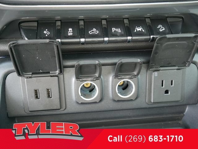 Used 2017 Chevrolet Silverado 1500 LTZ Z71 w/ LTZ Plus Package AWD/4WD image 34