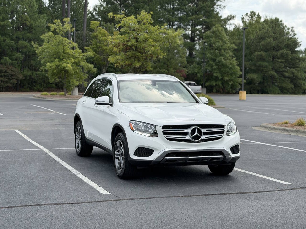 Used 2019 Mercedes-Benz GLC 300 image 2
