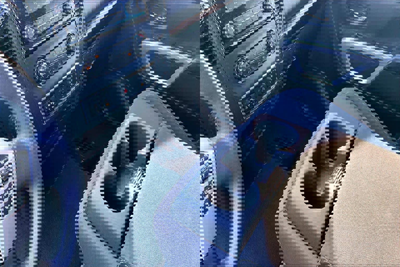 Used 2022 Nissan Titan SV image 16