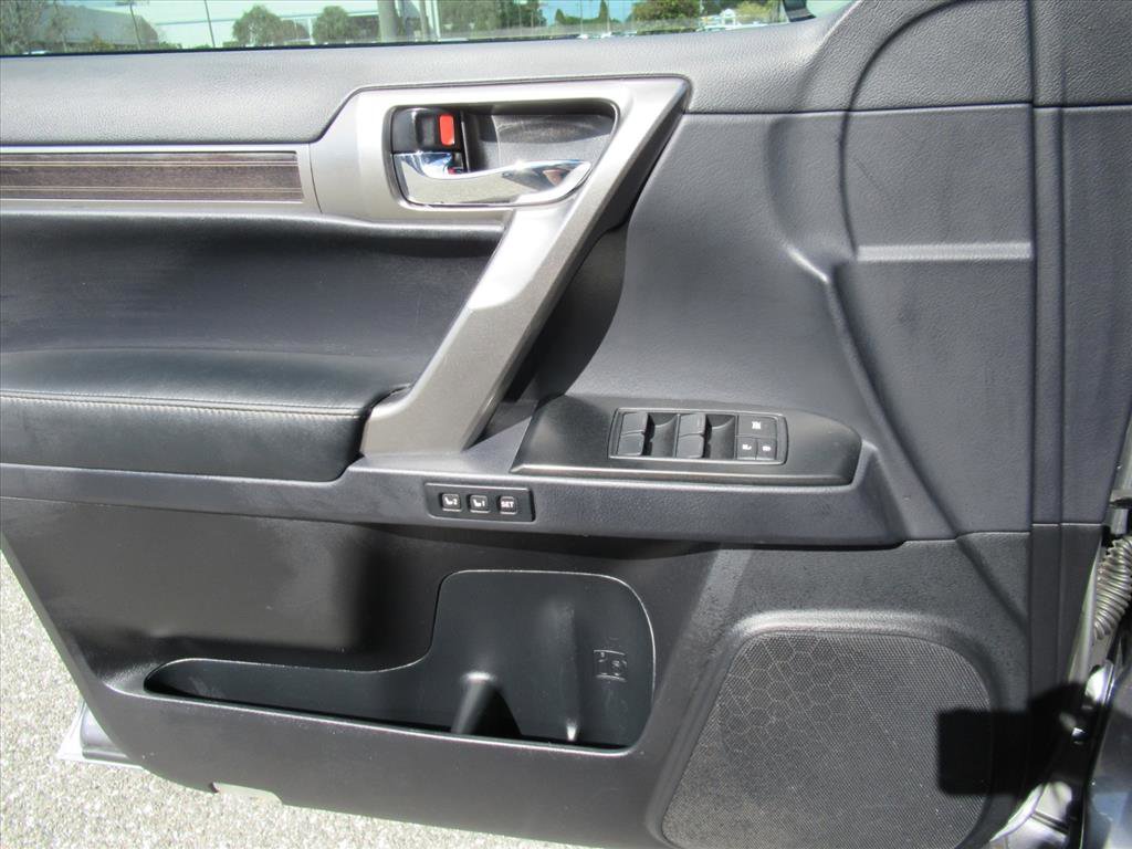 Used 2022 Lexus GX 460 Premium w/ Premium Package image 21