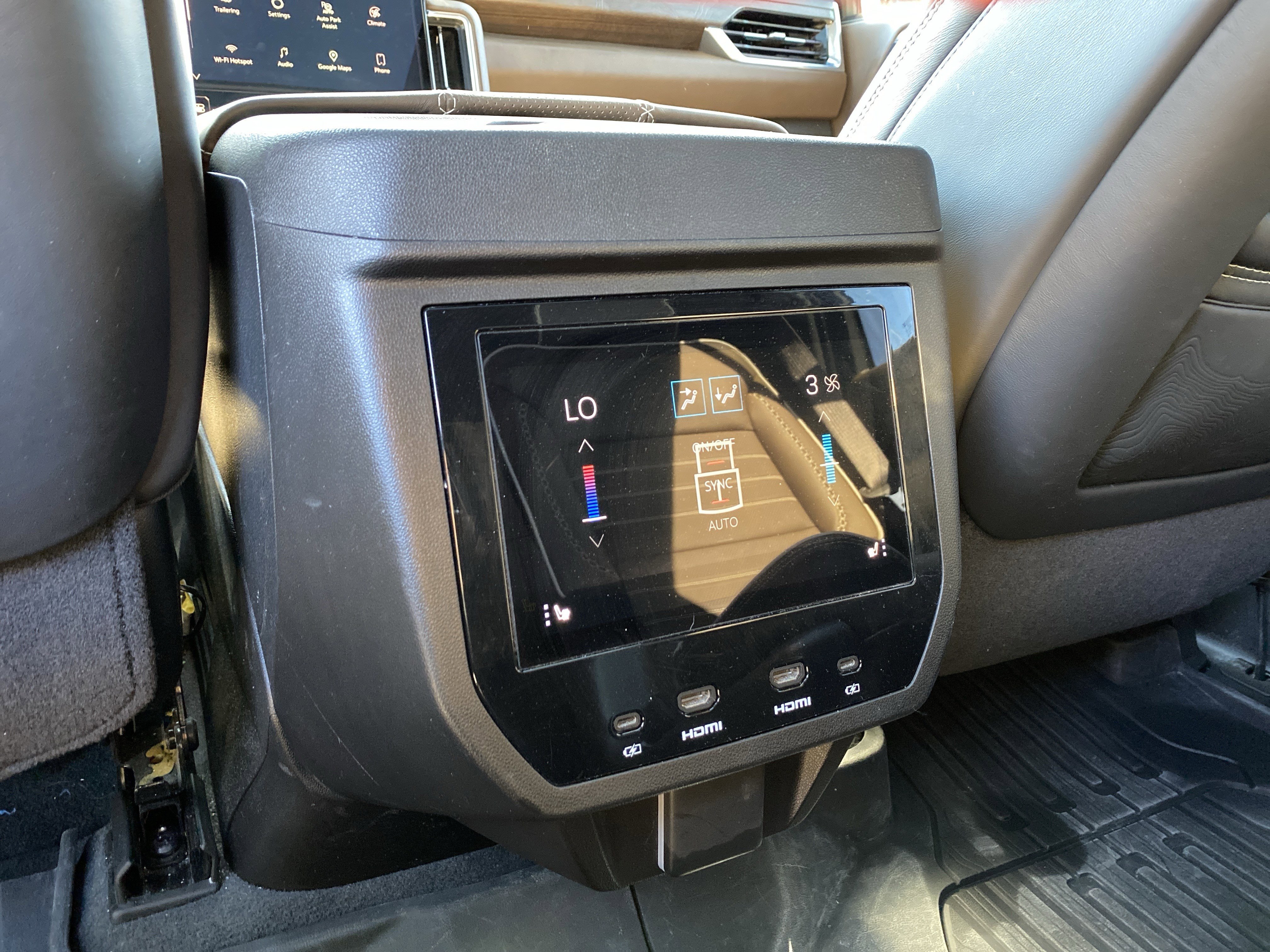 Used 2025 GMC Yukon Denali Ultimate image 48