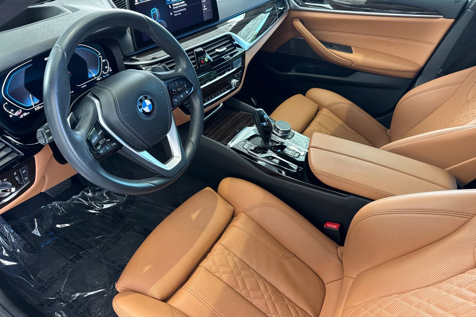 Used 2023 BMW 530e w/ Premium Package RWD image 11