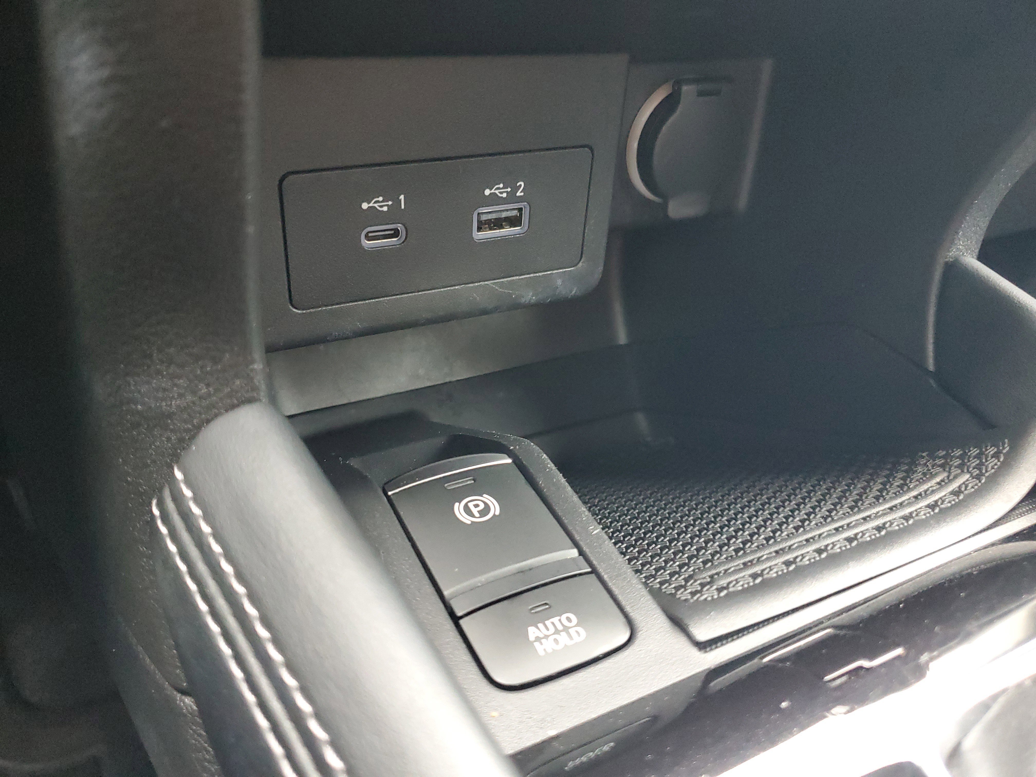 Used 2021 Nissan Kicks SV image 33