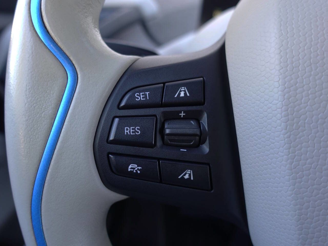 Used 2015 BMW i3 w/ Range Extender image 38