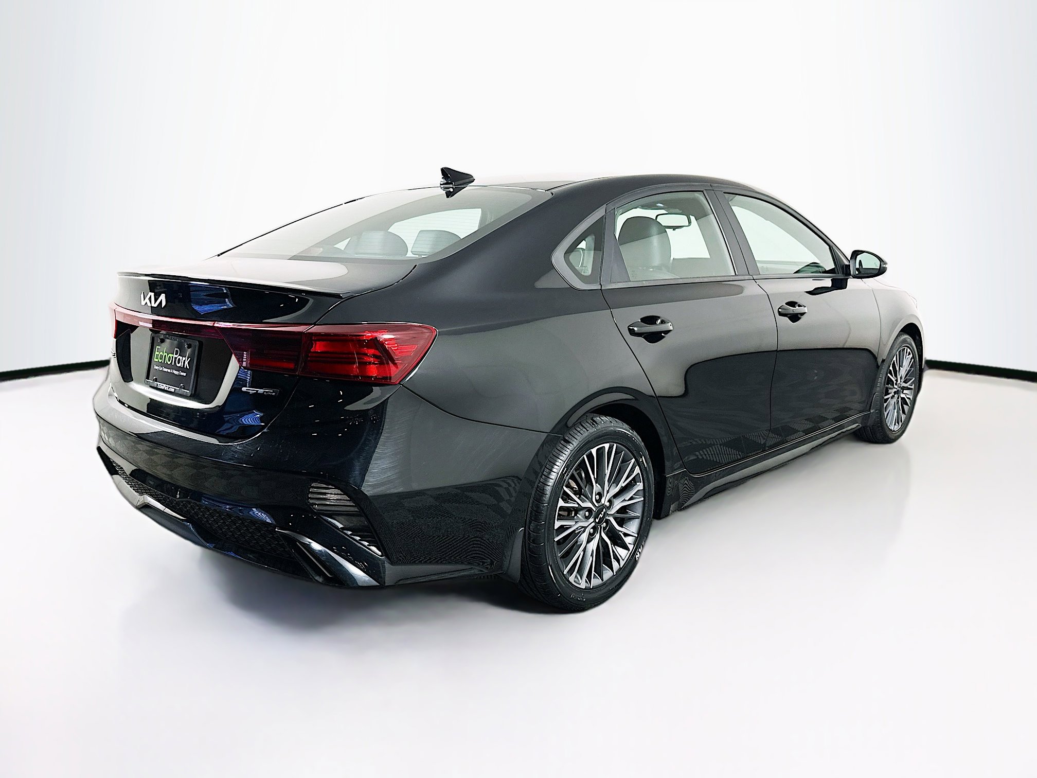 Used 2023 Kia Forte GT-Line w/ GT-Line Premium Package image 9