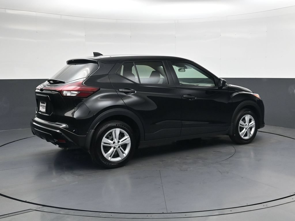 Certified 2025 Nissan Kicks Play S FWD image 5
