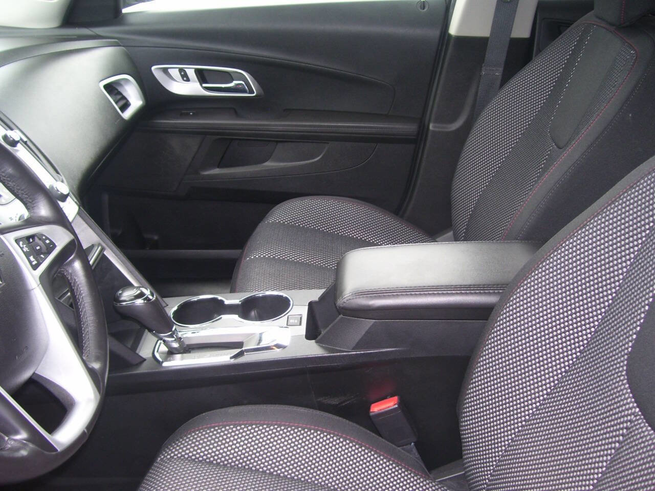 Used 2017 Chevrolet Equinox LT w/ Convenience Package image 6