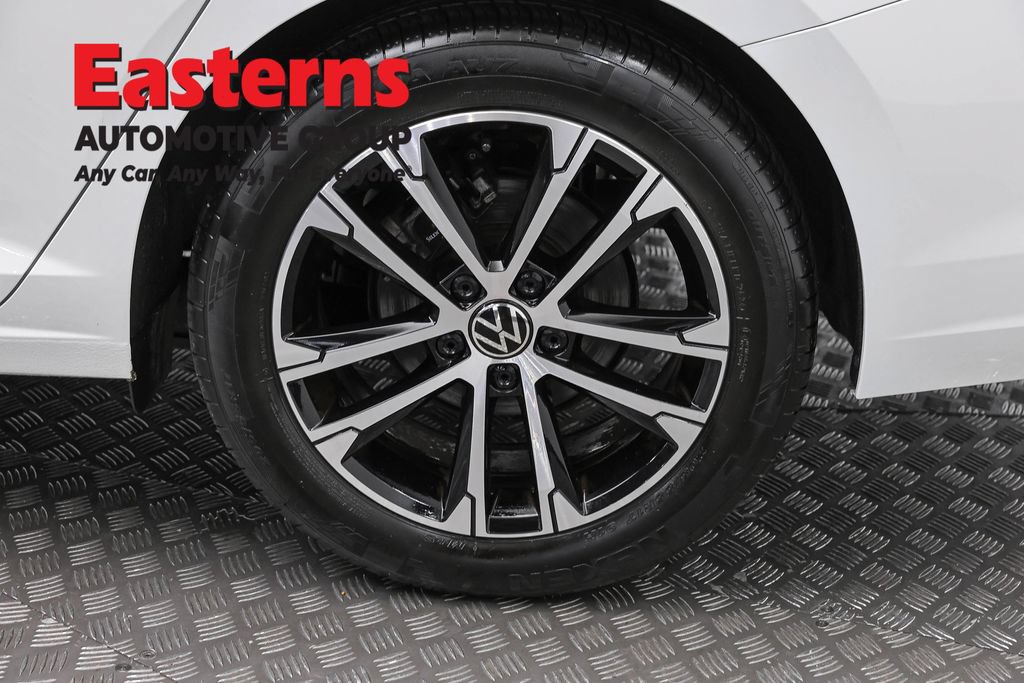 Used 2025 Volkswagen Jetta Sport FWD image 33