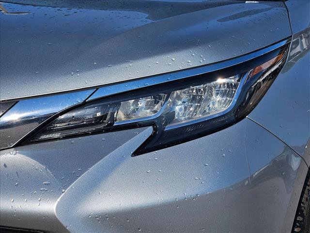 Used 2022 Toyota Sienna XLE video 3