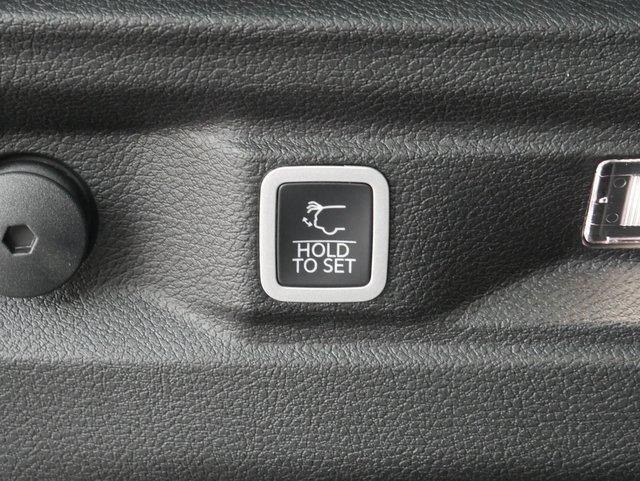 New 2025 Jeep Grand Cherokee L Limited w/ Luxury Tech Group II image 16