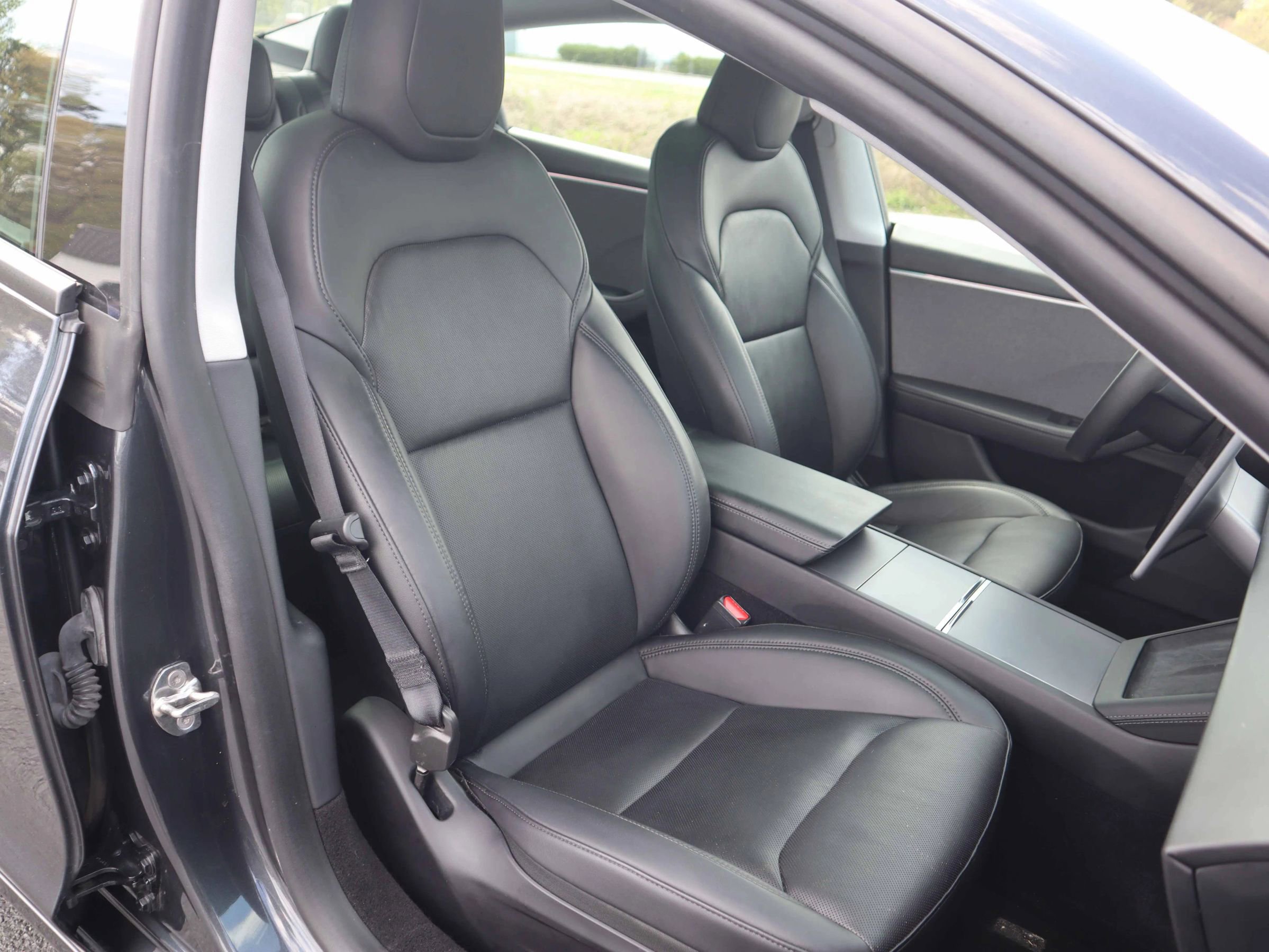 Used 2024 Tesla Model 3 Standard Range RWD image 5