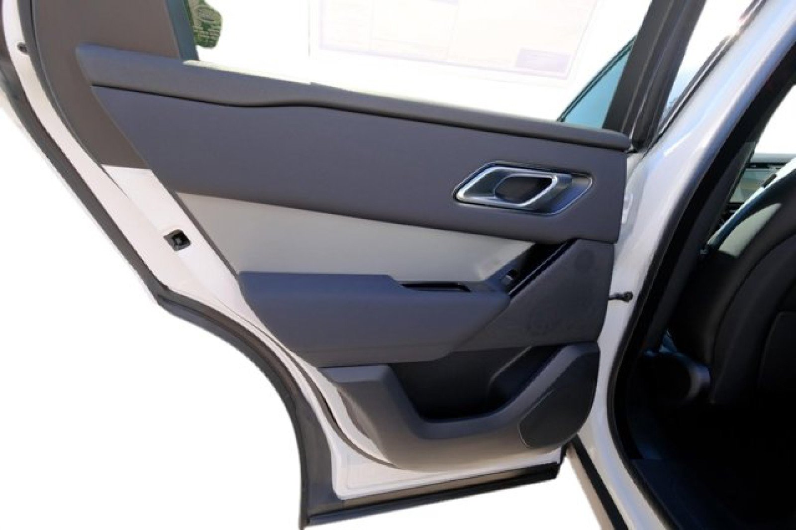 New 2025 Land Rover Range Rover Velar S image 13