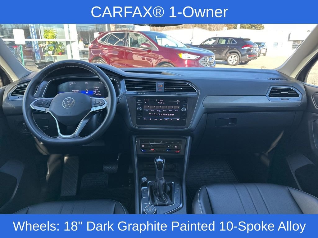 Used 2023 Volkswagen Tiguan SE w/ Panoramic Sunroof Package image 18