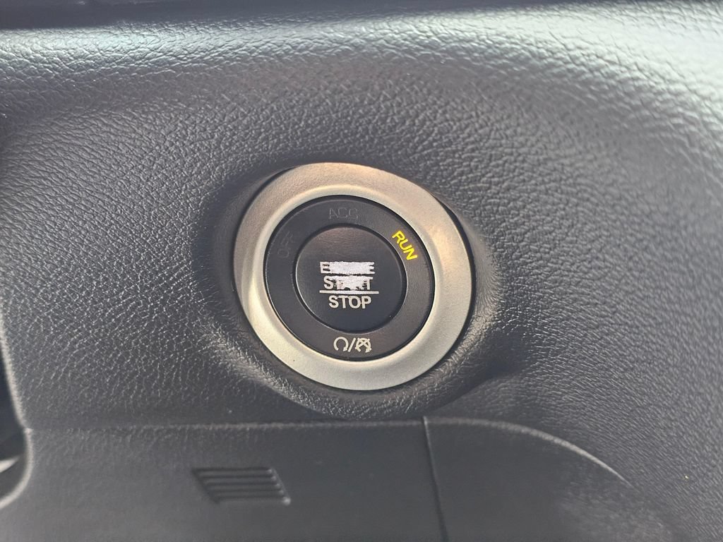 Used 2020 Chrysler Pacifica Touring-L Plus FWD image 31