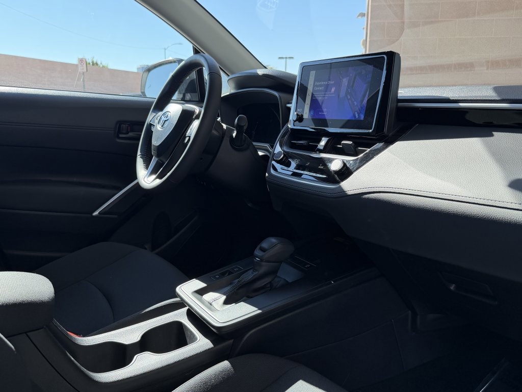 Used 2026 Toyota Corolla Cross LE image 37