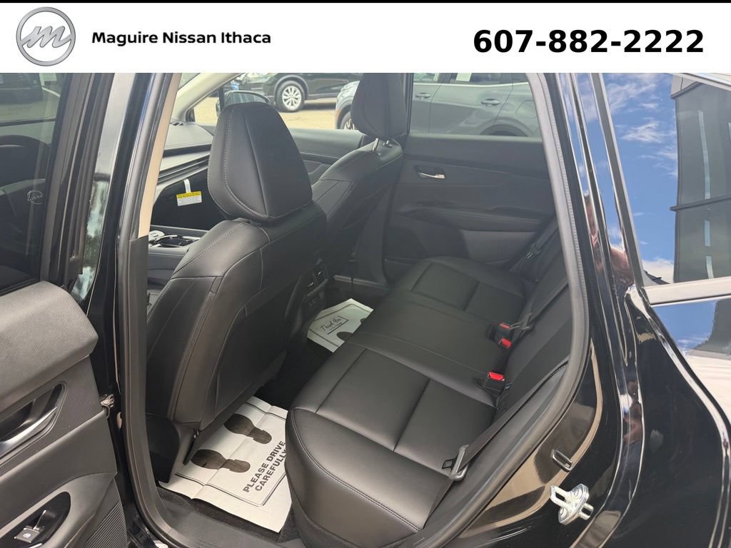 Used 2025 Nissan Murano SV AWD/4WD image 9