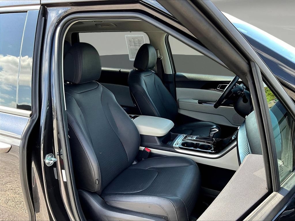 Used 2023 Kia Carnival SX Prestige FWD image 32