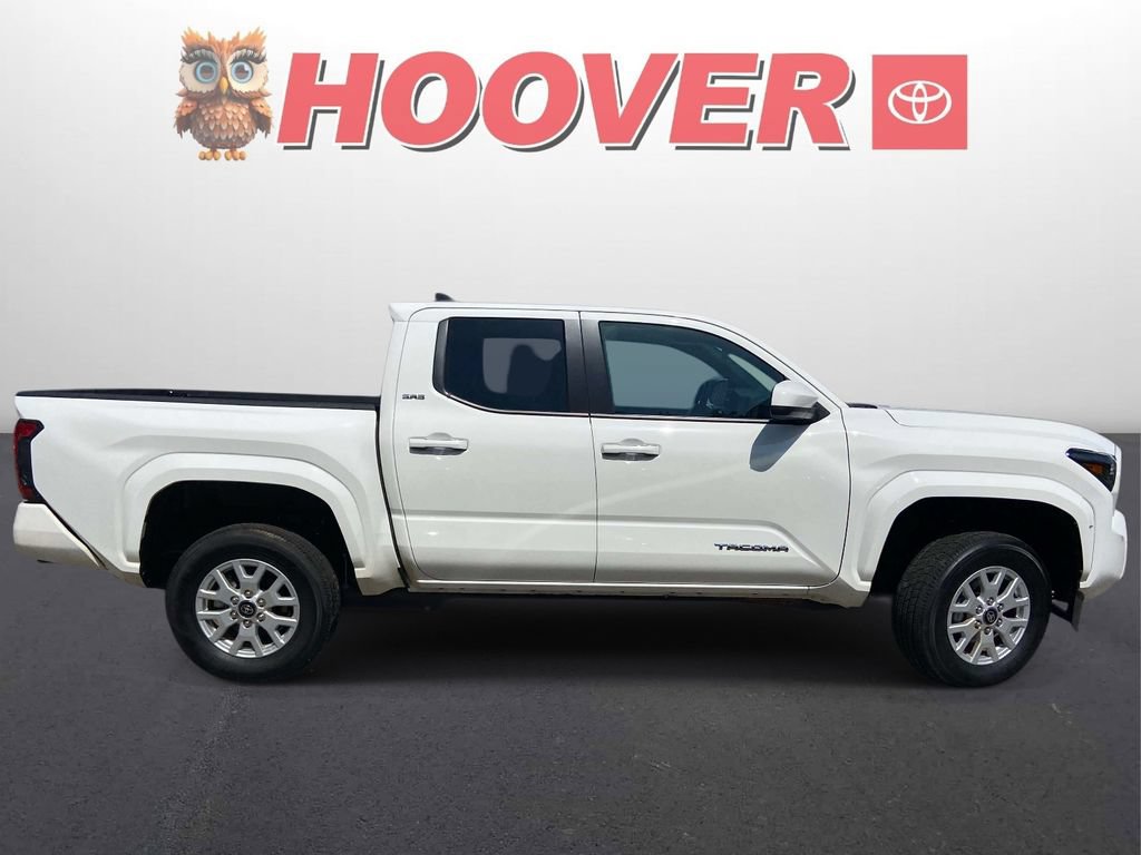 Used 2025 Toyota Tacoma SR5 AWD/4WD image 2