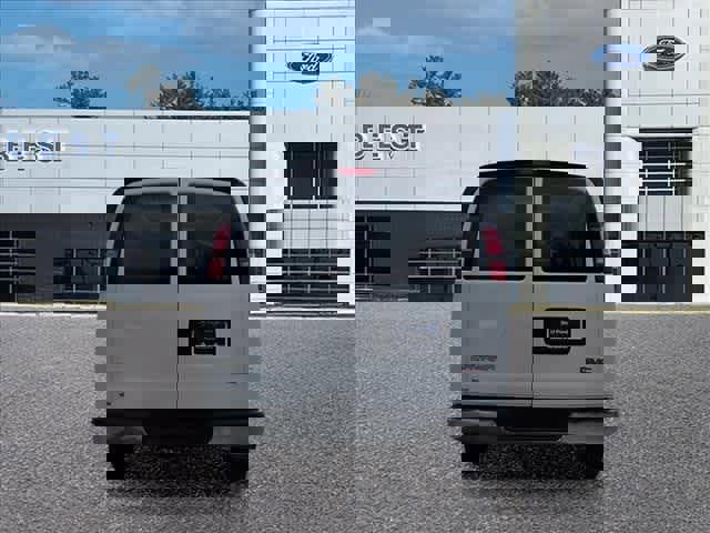 Used 2017 GMC Savana 2500 image 12