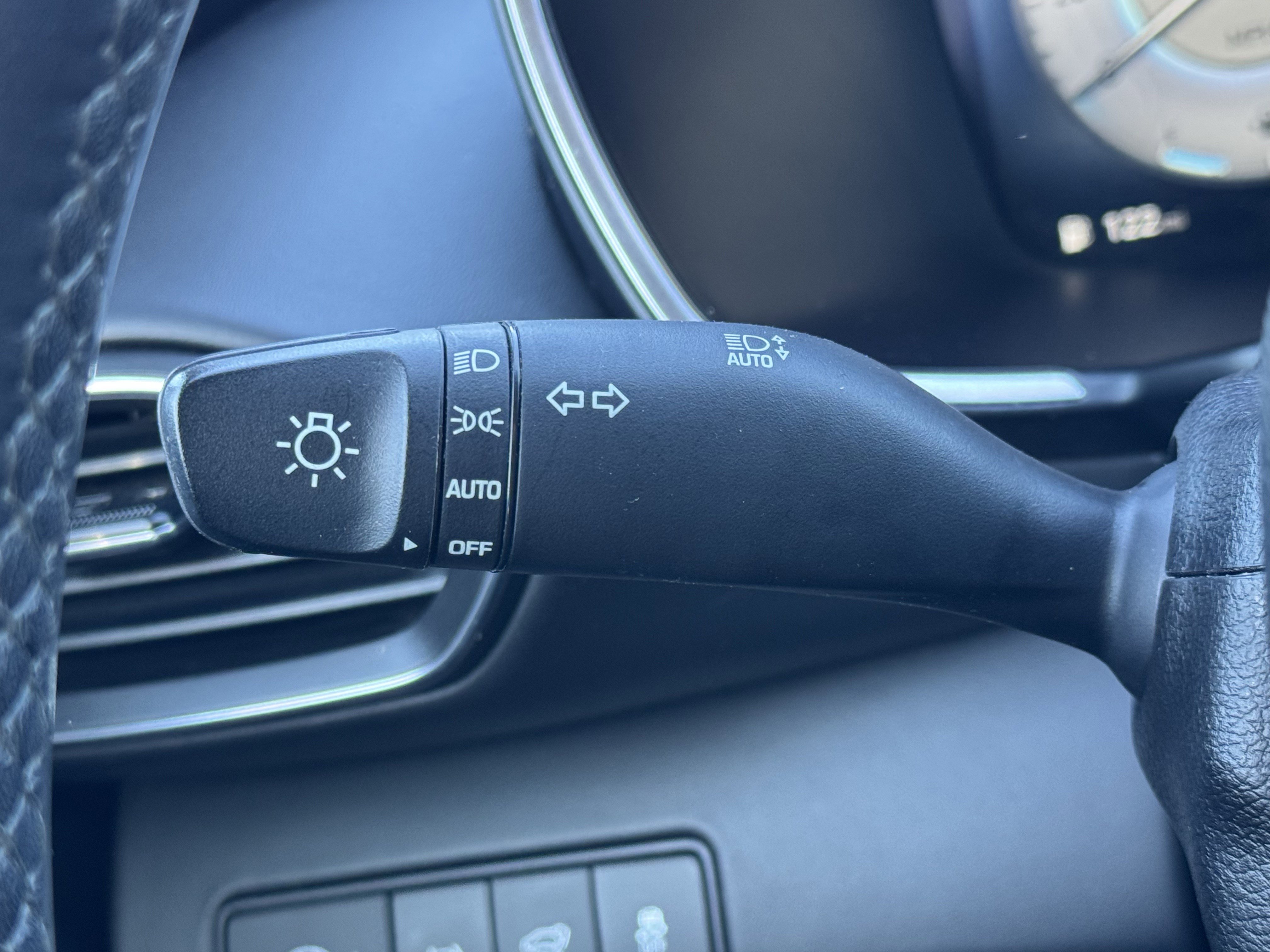 Used 2022 Hyundai Santa Fe SEL w/ Convenience + Premium Package image 22