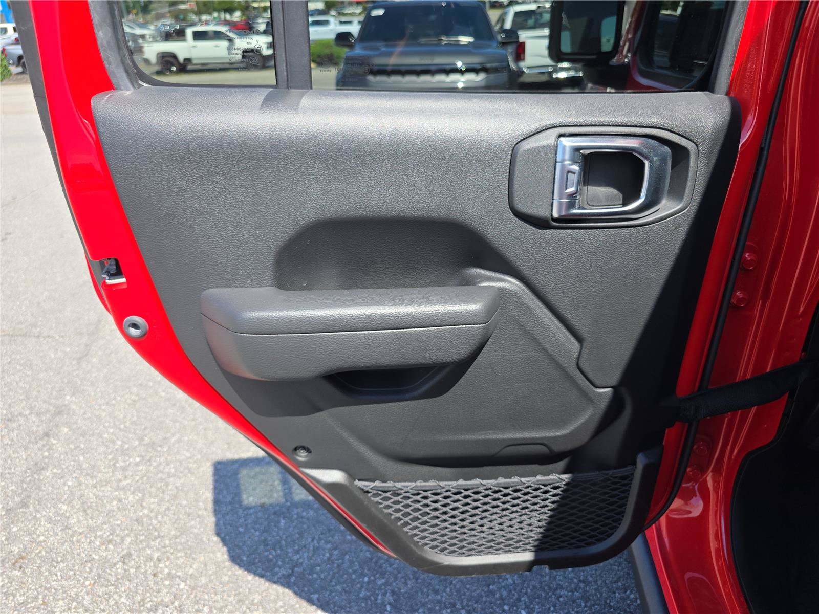 Used 2026 Jeep Wrangler Unlimited Rubicon AWD/4WD image 13