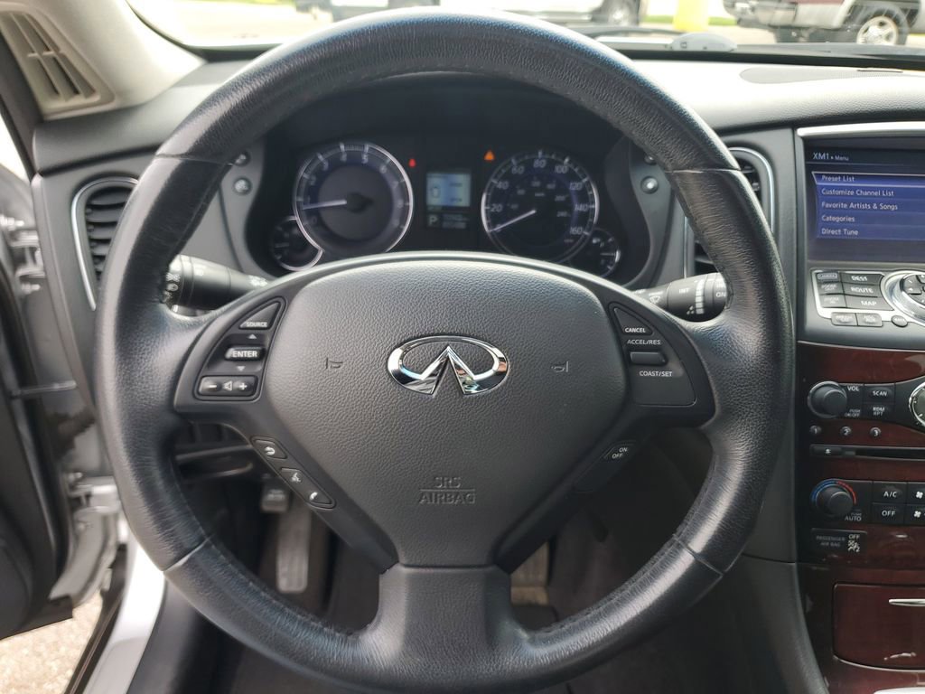 Used 2017 INFINITI QX50 2WD w/ Deluxe Touring Package image 15