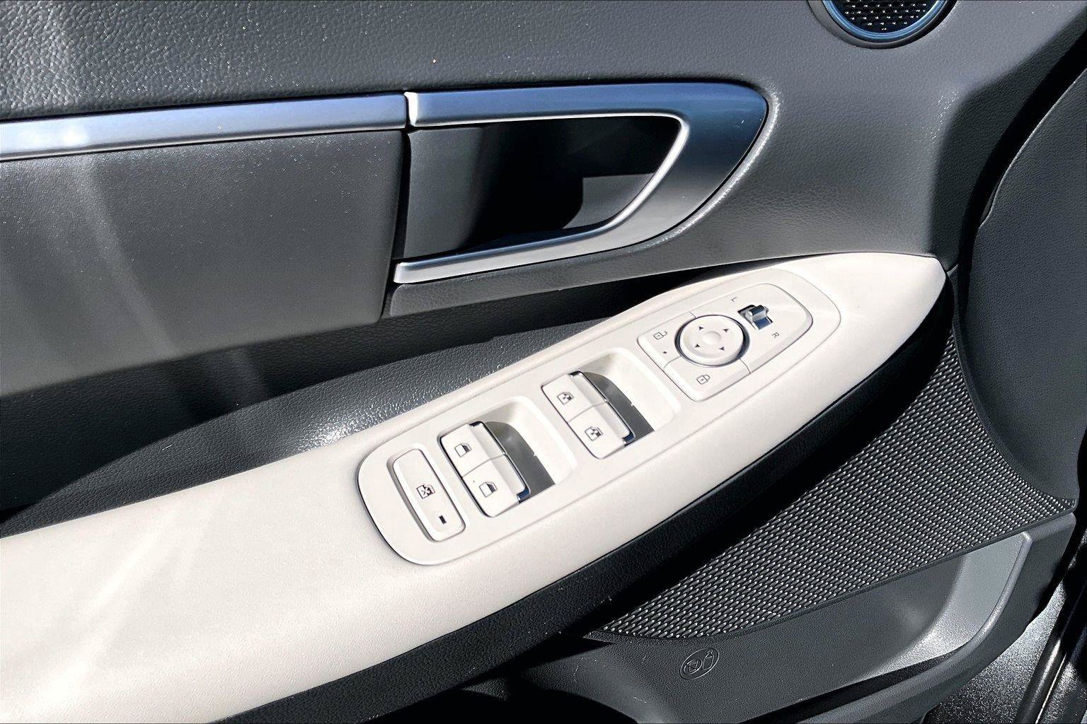 Used 2025 Hyundai Sonata SEL FWD image 35