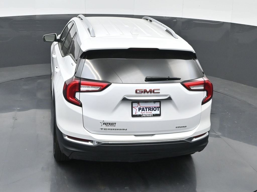 Used 2024 GMC Terrain SLT image 39
